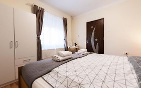 Cozy, Quiet & Family Friendly In Arad